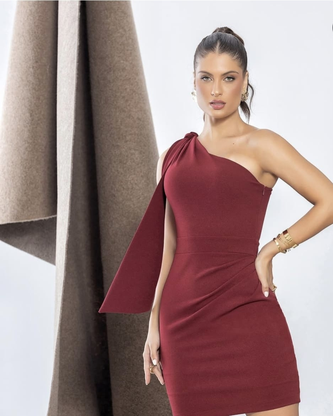 Vestido Nula Manga em Crepe de Malha