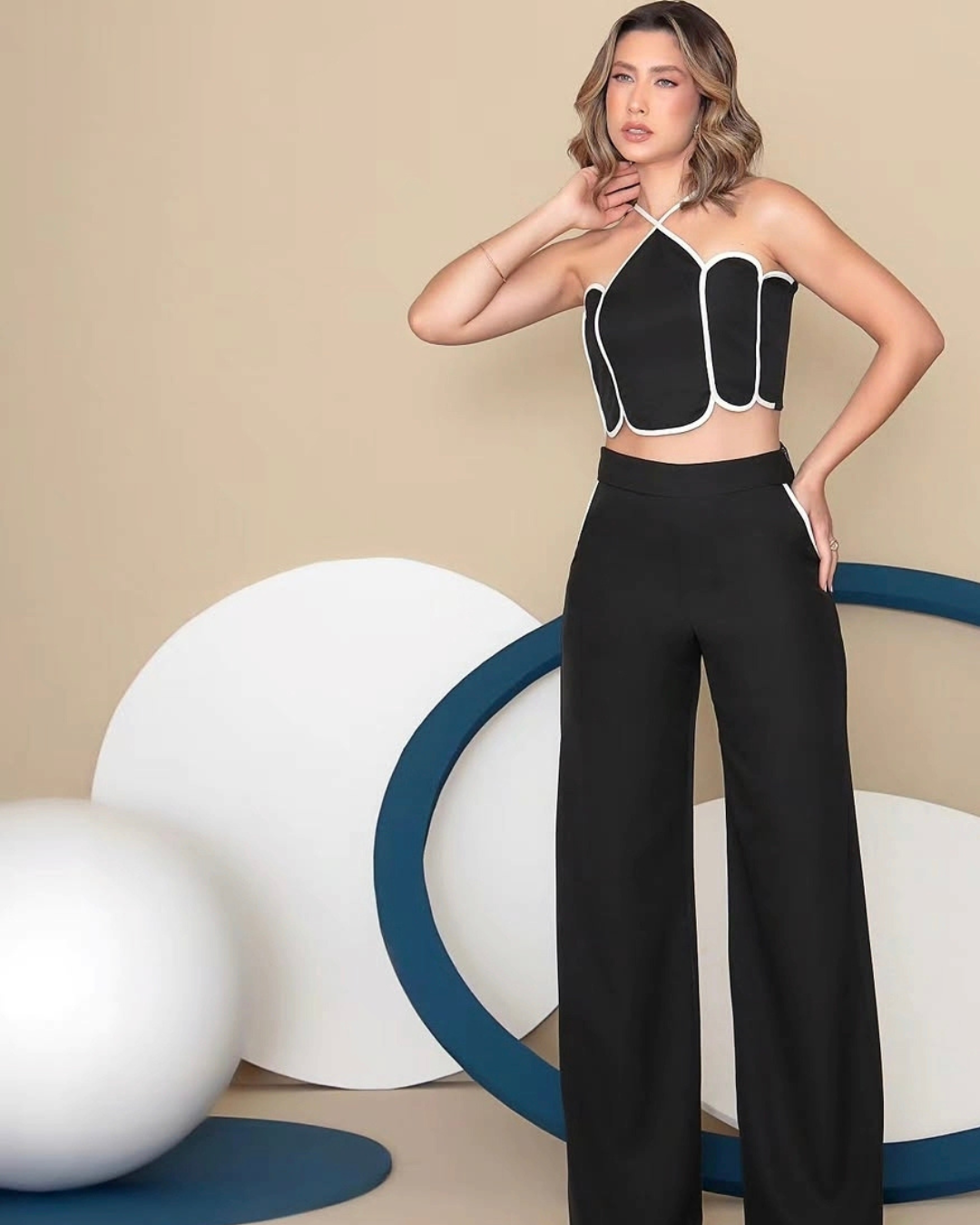 Conjunto Vivi Bicolor  Modernidade e Estilo em um Só Look